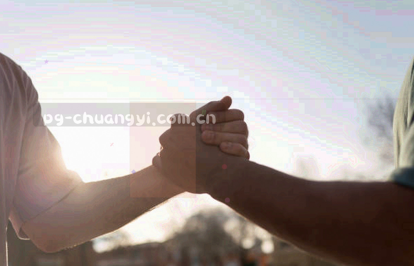 屏幕与纸张平面上下叠加，表面覆有细网格纹理，几处关键位置被琥珀色高亮标记
